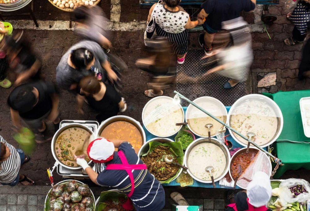 I Thailand spiser man med alle sanserne - og så er det sundt